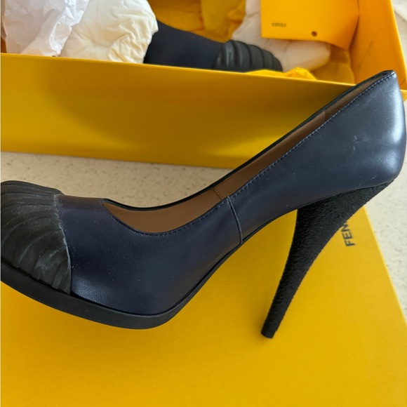 Fendi 👠 heels - Picture 3 of 4